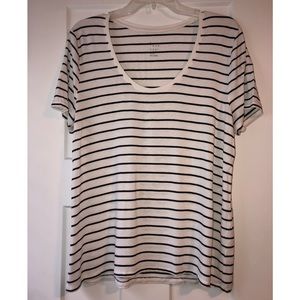 White and black striped short sleeve shirt